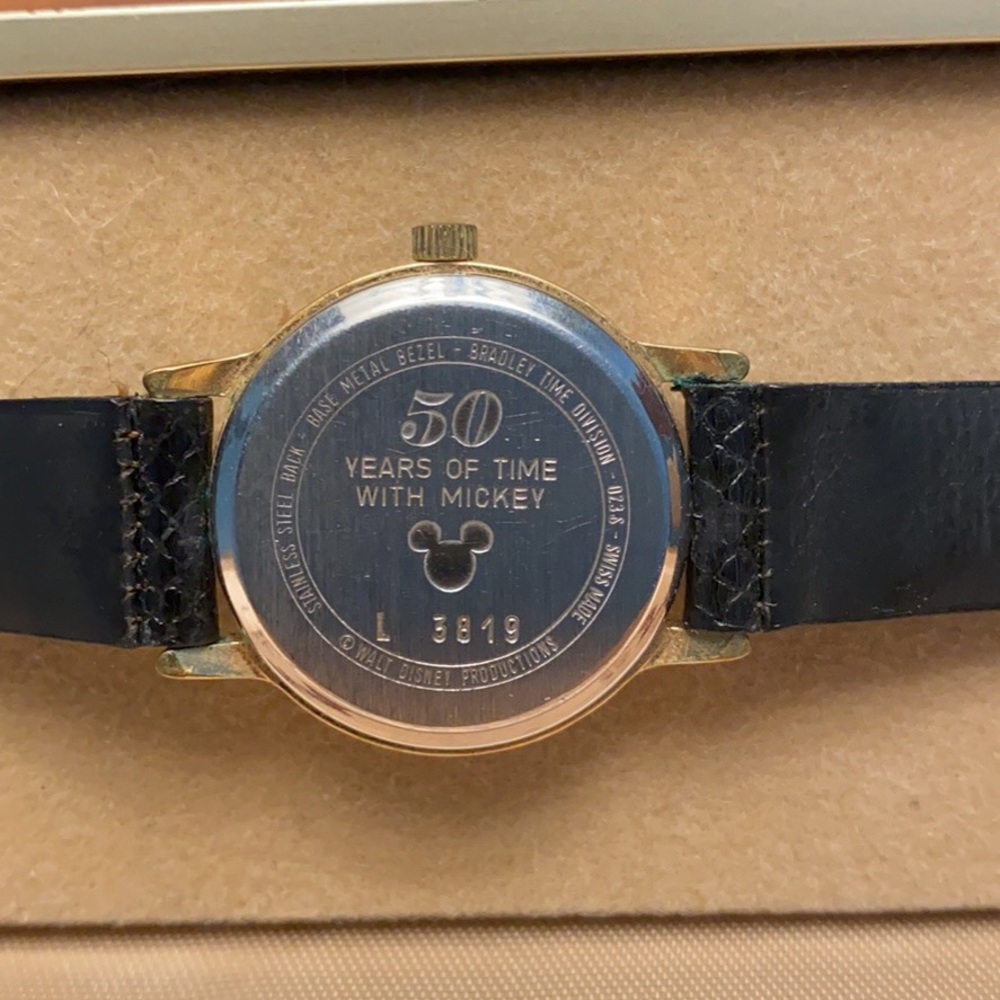 Mickey Mouse watch - Picture 2 of 5